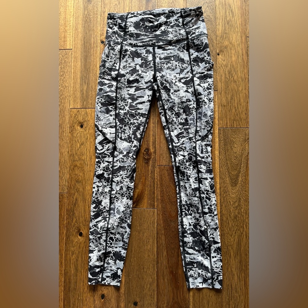 Lululemon Capri Leggings Size 4
